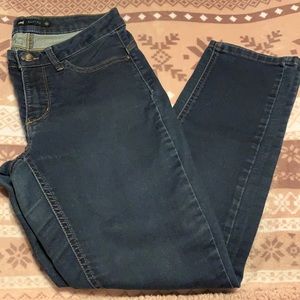 Lee easy fit skinny/jegging—size 10 short—9 inch rise—28 inch inseam